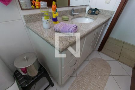 Casa de condomínio à venda com 1200m², 4 quartos e 5 vagas Casa de condomínio à venda com 1200m², 4 quartos e 5 vagasBanheiro da Suíte