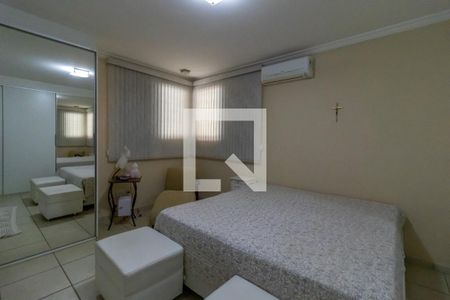 Casa de condomínio à venda com 1200m², 4 quartos e 5 vagas Casa de condomínio à venda com 1200m², 4 quartos e 5 vagasSuíte 1