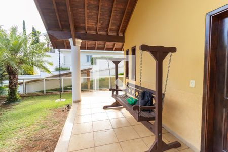 Casa de condomínio à venda com 1200m², 4 quartos e 5 vagas Casa de condomínio à venda com 1200m², 4 quartos e 5 vagasVaranda da Sala