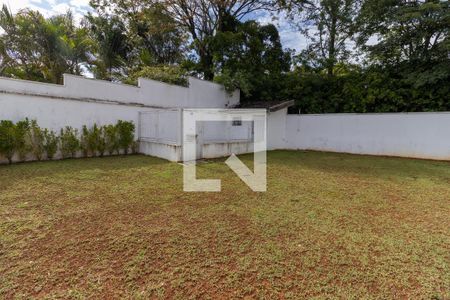 Casa de condomínio à venda com 1200m², 4 quartos e 5 vagas Casa de condomínio à venda com 1200m², 4 quartos e 5 vagasQuintal