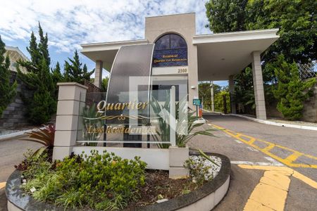 Casa de condomínio à venda com 1200m², 4 quartos e 5 vagas Casa de condomínio à venda com 1200m², 4 quartos e 5 vagasFachada