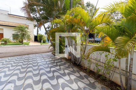 Casa de condomínio à venda com 1200m², 4 quartos e 5 vagas Casa de condomínio à venda com 1200m², 4 quartos e 5 vagasGaragem