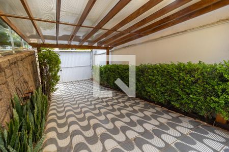 Casa de condomínio à venda com 1200m², 4 quartos e 5 vagas Casa de condomínio à venda com 1200m², 4 quartos e 5 vagasGaragem