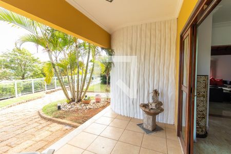 Casa de condomínio à venda com 1200m², 4 quartos e 5 vagas Casa de condomínio à venda com 1200m², 4 quartos e 5 vagasVaranda da Sala