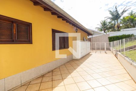 Casa de condomínio à venda com 1200m², 4 quartos e 5 vagas Casa de condomínio à venda com 1200m², 4 quartos e 5 vagasQuintal