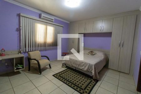 Casa de condomínio à venda com 1200m², 4 quartos e 5 vagas Casa de condomínio à venda com 1200m², 4 quartos e 5 vagasSuíte 3