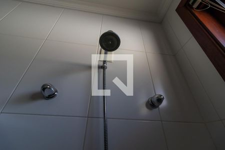 Casa de condomínio à venda com 1200m², 4 quartos e 5 vagas Casa de condomínio à venda com 1200m², 4 quartos e 5 vagasBanheiro da Suíte 2