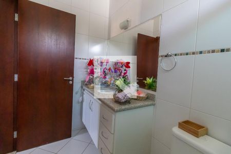 Casa de condomínio à venda com 1200m², 4 quartos e 5 vagas Casa de condomínio à venda com 1200m², 4 quartos e 5 vagasBanheiro da Suíte 2