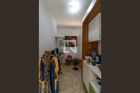 Casa de condomínio à venda com 1200m², 4 quartos e 5 vagas Casa de condomínio à venda com 1200m², 4 quartos e 5 vagasQuarto de Serviço