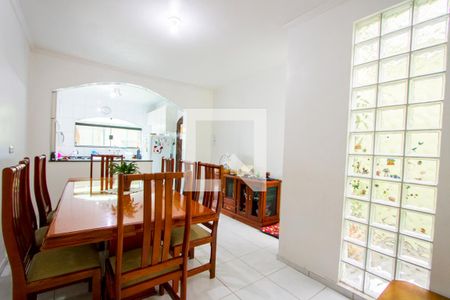 Casa à venda com 200m², 5 quartos e 1 vaga Casa à venda com 200m², 5 quartos e 1 vagaCasa 1 - Copa