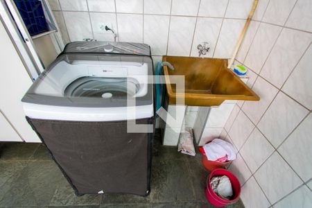 Casa à venda com 200m², 5 quartos e 1 vaga Casa à venda com 200m², 5 quartos e 1 vagaCasa 1 - Área de serviço