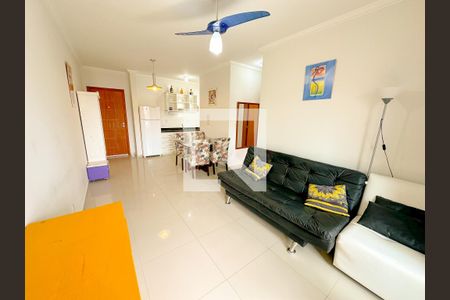 Sala de TV de apartamento para alugar com 1 quarto, 52m² em Guilhermina, Florianópolis