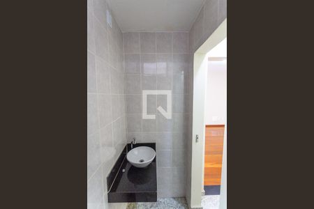 Lavabo da Sala de apartamento para alugar com 3 quartos, 95m² em Sagrada Família, Belo Horizonte