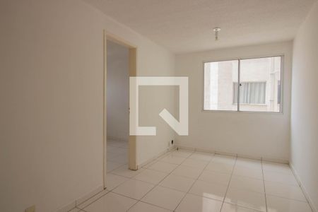 Sala de apartamento para alugar com 2 quartos, 44m² em Vila Carmosina, São Paulo