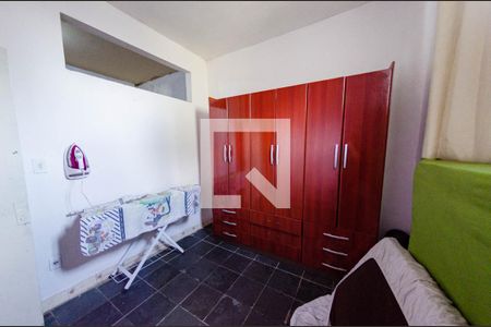 Quarto 1 de casa à venda com 3 quartos, 360m² em Caiçaras, Belo Horizonte