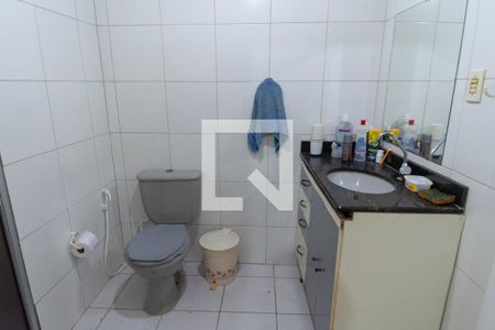 Banheiro da Suíte 1 de casa para alugar com 3 quartos, 110m² em São Cristóvão, Salvador