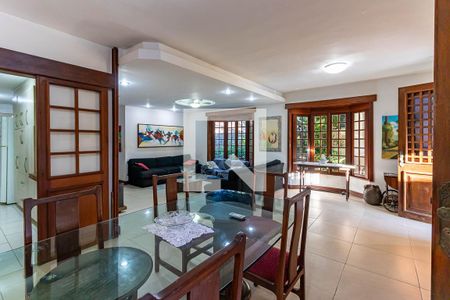 Sala de casa à venda com 5 quartos, 400m² em Badu, Niterói