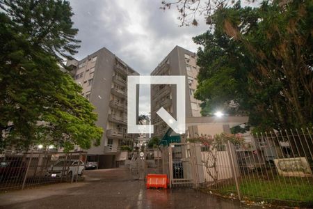 Fachada do Condomínio de apartamento à venda com 1 quarto, 45m² em Jardim Lindóia, Porto Alegre