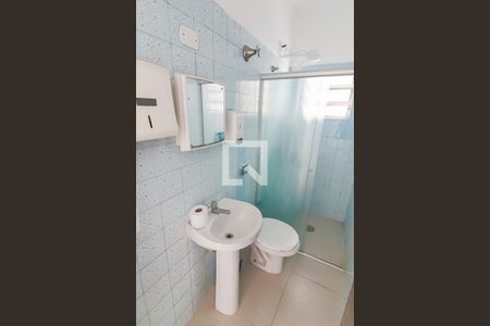 Banheiro de casa para alugar com 1 quarto, 70m² em Jardim das Esmeraldas, São Paulo