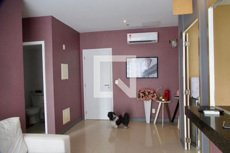 Sala  de apartamento à venda com 2 quartos, 67m² em Barra da Tijuca, Rio de Janeiro