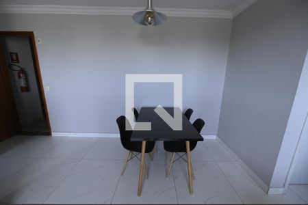 Sala de apartamento para alugar com 2 quartos, 60m² em Jardim Ipê, Goiânia