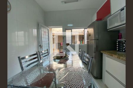 Casa à venda com 3 quartos, 201m² em Salgado Filho, Belo Horizonte