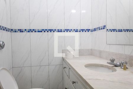 Lavabo de apartamento para alugar com 6 quartos, 375m² em Centro, Guarujá