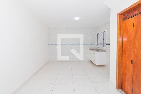 Sala e Cozinha de casa para alugar com 2 quartos, 70m² em Vila Medeiros, São Paulo