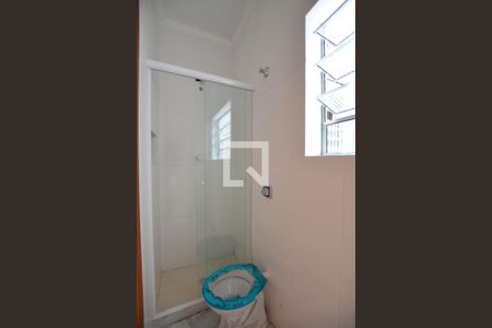 Banheiro de kitnet/studio para alugar com 1 quarto, 29m² em Centro Histórico, Porto Alegre