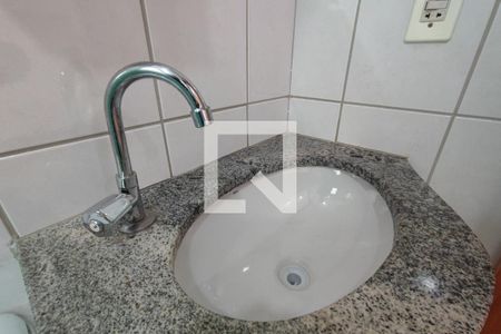 Banheiro da Suíte de apartamento para alugar com 3 quartos, 73m² em Vila Industrial, Campinas