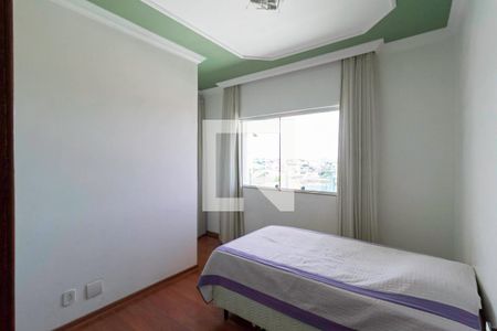 Quarto de casa à venda com 4 quartos, 360m² em Santa Mônica, Belo Horizonte