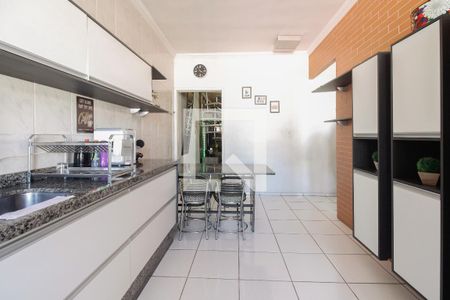 Casa para alugar com 520m², 4 quartos e 5 vagas Casa para alugar com 520m², 4 quartos e 5 vagasCozinha