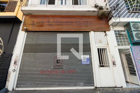 Casa para alugar com 520m², 4 quartos e 5 vagas Casa para alugar com 520m², 4 quartos e 5 vagasFachada