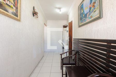 Casa para alugar com 520m², 4 quartos e 5 vagas Casa para alugar com 520m², 4 quartos e 5 vagasCorredor de acesso Cozinha e Banheiro