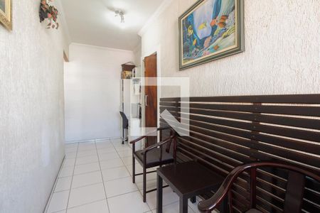 Casa para alugar com 520m², 4 quartos e 5 vagas Casa para alugar com 520m², 4 quartos e 5 vagasCorredor de acesso Cozinha e Banheiro