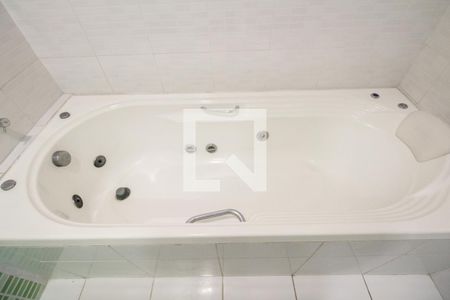 Casa para alugar com 520m², 4 quartos e 5 vagas Casa para alugar com 520m², 4 quartos e 5 vagasBanheiro 1