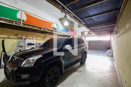 Casa para alugar com 520m², 4 quartos e 5 vagas Casa para alugar com 520m², 4 quartos e 5 vagasGaragem