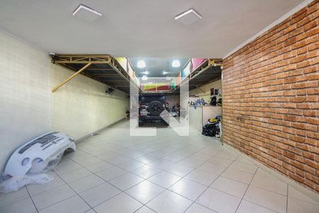 Casa para alugar com 520m², 4 quartos e 5 vagas Casa para alugar com 520m², 4 quartos e 5 vagasGaragem