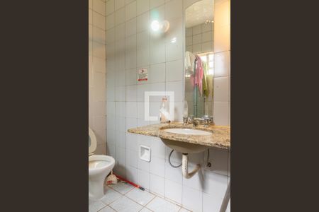 Casa de condomínio para alugar com 600m², 6 quartos e 3 vagas Casa de condomínio para alugar com 600m², 6 quartos e 3 vagasBanheiro da Suíte 1