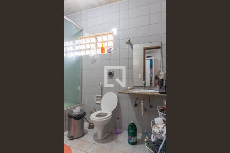 Casa de condomínio para alugar com 600m², 6 quartos e 3 vagas Casa de condomínio para alugar com 600m², 6 quartos e 3 vagasBanheiro da Suíte 4