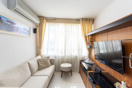 Sala de apartamento à venda com 2 quartos, 60m² em São Lourenço, Niterói
