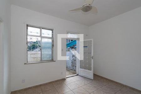 Sala de apartamento para alugar com 2 quartos, 75m² em Cordovil, Rio de Janeiro