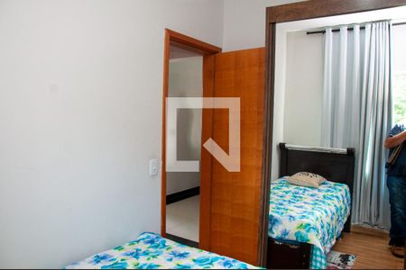 Quarto 1 de apartamento à venda com 2 quartos, 110m² em Cabral, Contagem