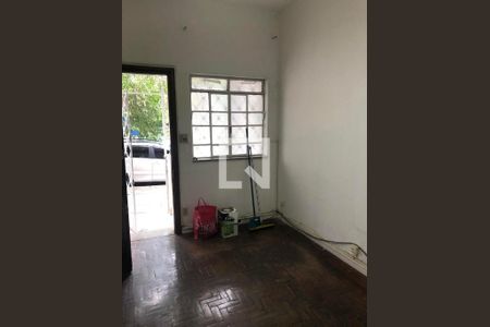 Casa à venda com 6 quartos, 218m² em Cambuci, São Paulo