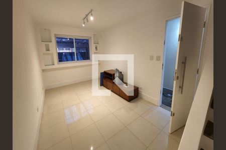 Casa à venda com 3 quartos, 200m² em Ipiranga, São Paulo