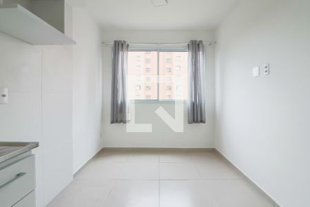 Sala / Cozinha de apartamento para alugar com 1 quarto, 25m² em Vila Butantã, São Paulo