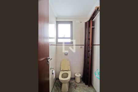 Apartamento para alugar com 287m², 3 quartos e 4 vagas Apartamento para alugar com 287m², 3 quartos e 4 vagasBanheiro de Serviço