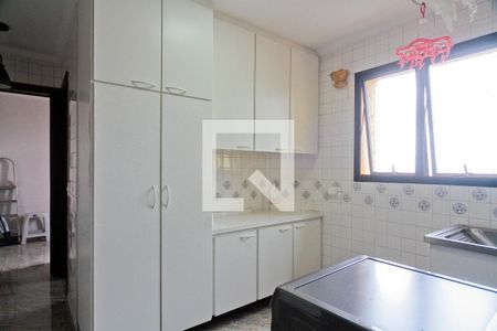 Apartamento para alugar com 287m², 3 quartos e 4 vagas Apartamento para alugar com 287m², 3 quartos e 4 vagasÁrea de Serviço