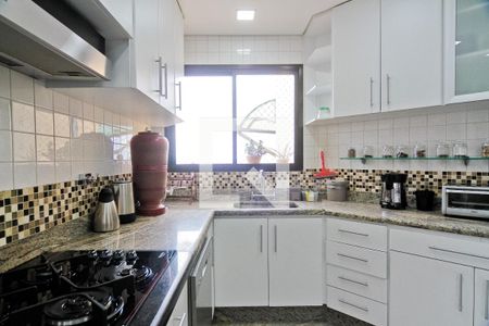 Apartamento para alugar com 287m², 3 quartos e 4 vagas Apartamento para alugar com 287m², 3 quartos e 4 vagasCozinha