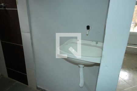 Banheiro  de casa para alugar com 1 quarto, 25m² em Saracuruna, Duque de Caxias